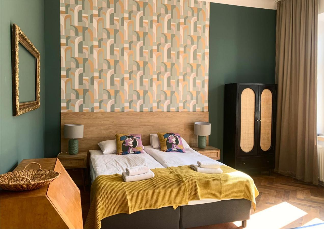 לודז' Apartamenty Piotrkowska 28 By Good Time מראה חיצוני תמונה