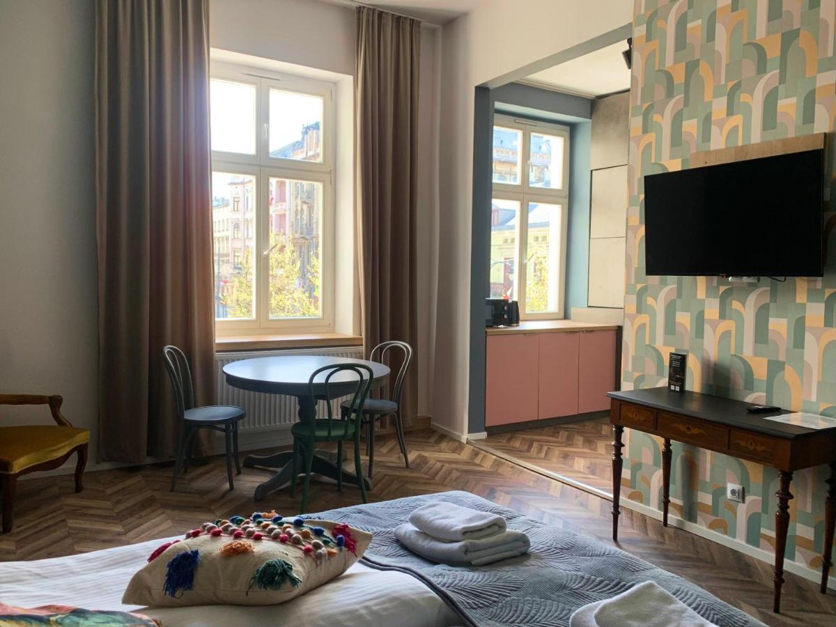 לודז' Apartamenty Piotrkowska 28 By Good Time מראה חיצוני תמונה