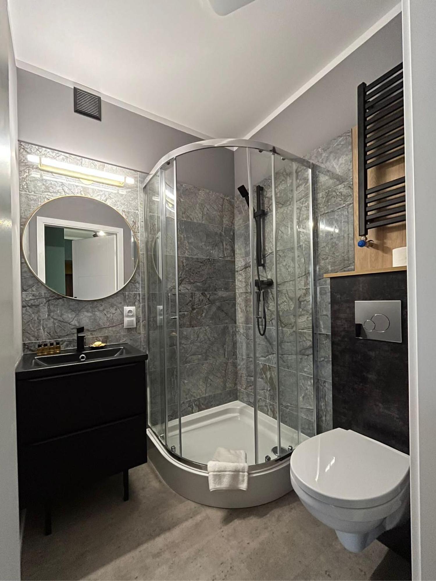 לודז' Apartamenty Piotrkowska 28 By Good Time מראה חיצוני תמונה