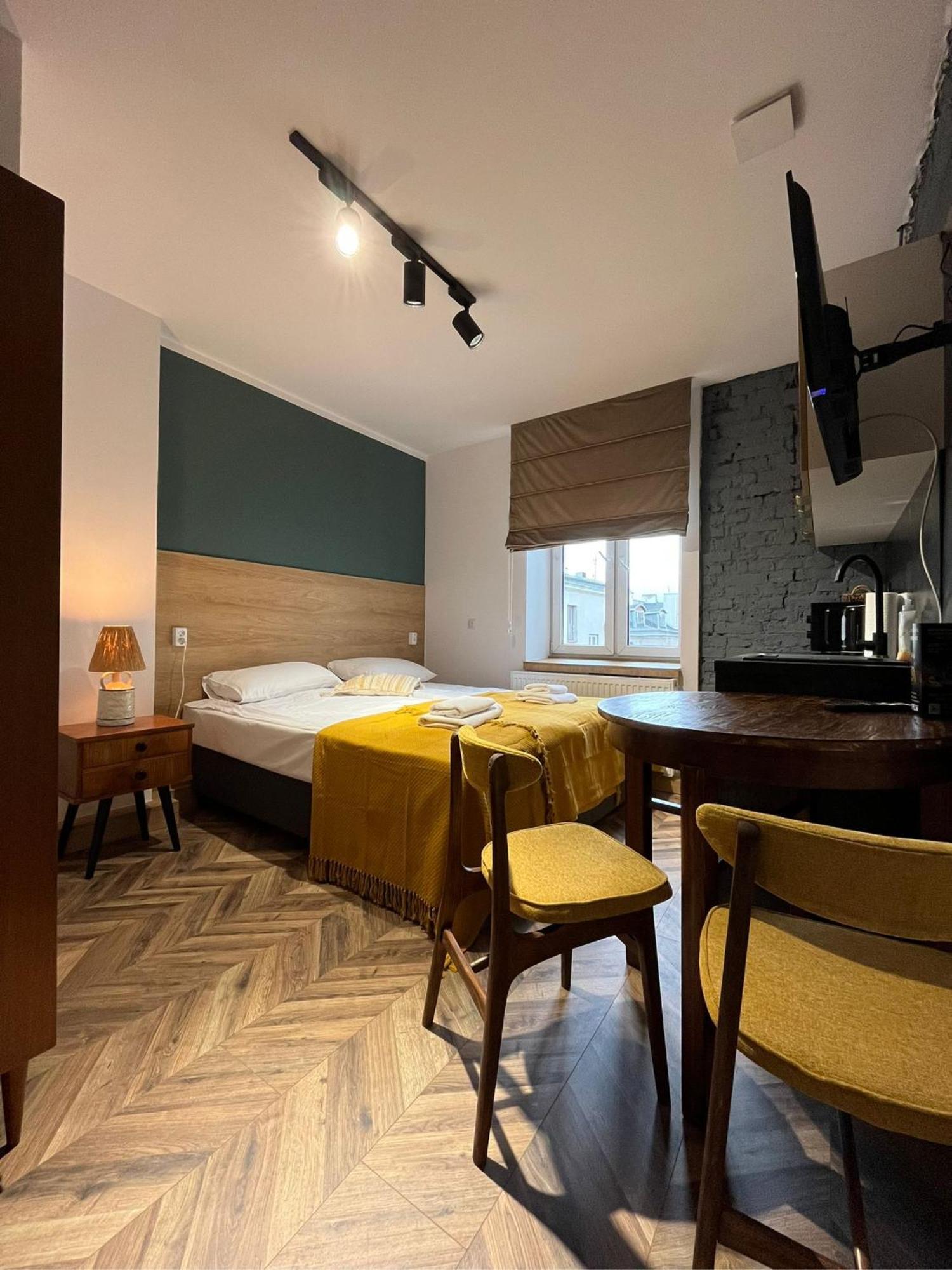 לודז' Apartamenty Piotrkowska 28 By Good Time מראה חיצוני תמונה