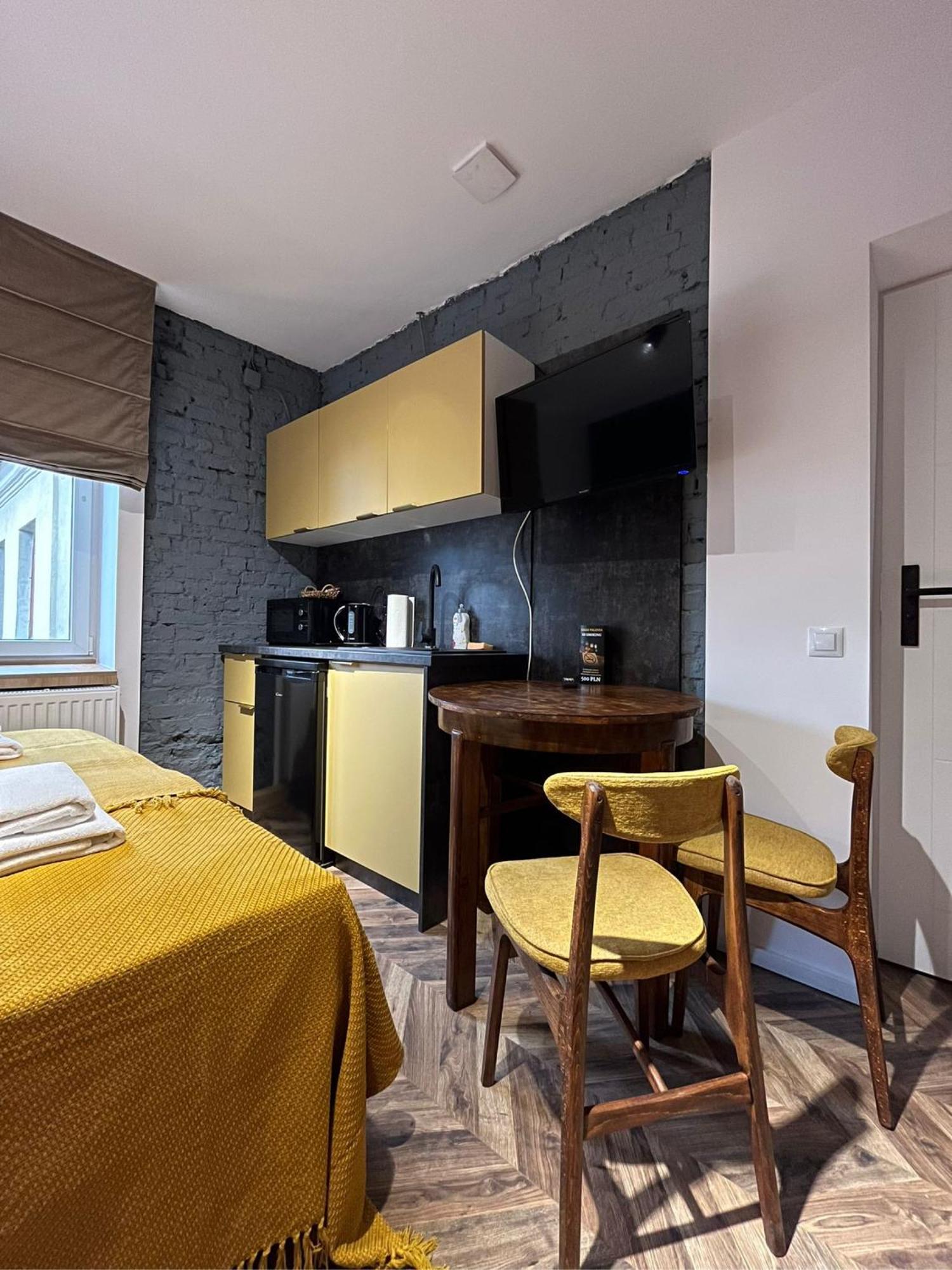 לודז' Apartamenty Piotrkowska 28 By Good Time מראה חיצוני תמונה